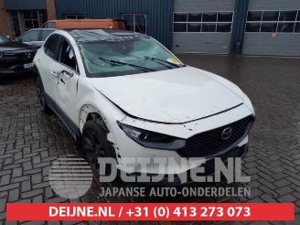 Vrakbiler auto Mazda CX-30 CX-30 (DM), SUV, 2019 2.0 e-SkyActiv-G 122 16V 2020/9