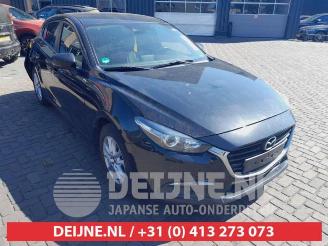 Vrakbiler auto Mazda 3 3 (BM/BN), Hatchback, 2013 / 2019 1.5 SkyActiv-D 105 16V 2018/6