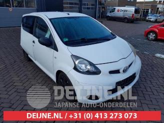disassembly passenger cars Toyota Aygo Aygo (B10), Hatchback, 2005 / 2014 1.0 12V VVT-i 2011/4