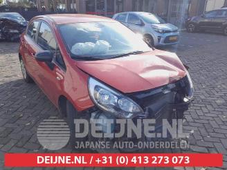 Vrakbiler auto Kia Rio Rio III (UB), Hatchback, 2011 / 2017 1.2 CVVT 16V 2015/1