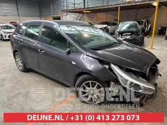 Vrakbiler auto Kia Cee d Cee'd Sportswagon (JDC5), Combi, 2012 / 2018 1.6 CRDi 16V VGT 2013/0