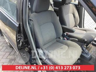 Kia Carens Carens I (FC/FJ), MPV, 2000 / 2007 2.0 CRDI 16V picture 18