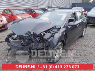 Kia Cee d Ceed (CDB5/CDBB), Hatchback 5-drs, 2018 1.0i T-GDi 12V picture 3