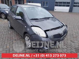Uttjänta bilar auto Toyota Yaris Yaris II (P9), Hatchback, 2005 / 2014 1.3 16V VVT-i 2008/2