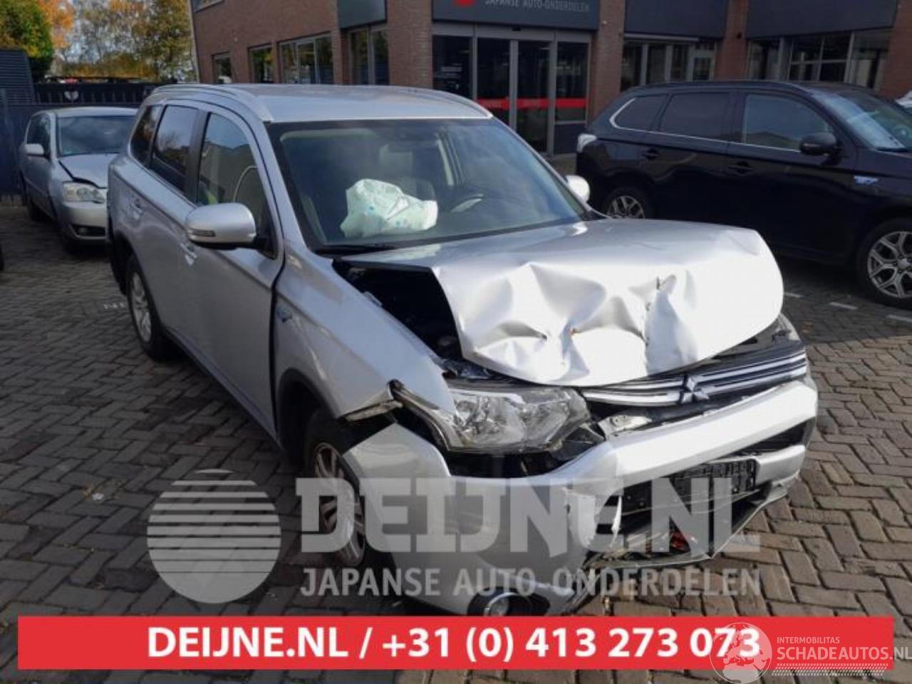 Mitsubishi Outlander Outlander (GF/GG), SUV, 2012 / 2022 2.0 16V PHEV 4x4