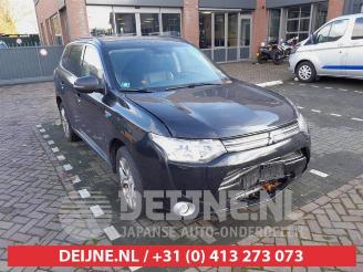 Uttjänta bilar auto Mitsubishi Outlander Outlander (GF/GG), SUV, 2012 / 2022 2.0 16V PHEV 4x4 2013/11