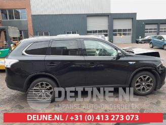 Mitsubishi Outlander Outlander (GF/GG), SUV, 2012 / 2022 2.0 16V PHEV 4x4 picture 5