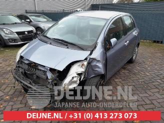 Toyota Yaris Yaris II (P9), Hatchback, 2005 / 2014 1.33 16V Dual VVT-I picture 4
