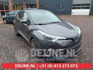 Vrakbiler auto Toyota C-HR C-HR (X1,X5), SUV, 2016 1.8 16V Hybrid 2017/8