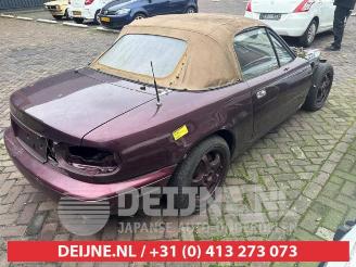 Mazda MX-5 MX-5 (NA18/35/6C/8C), Cabrio, 1990 / 1998 1.6i 16V picture 3