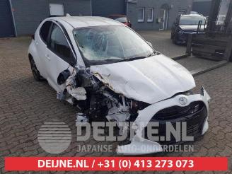 Vrakbiler auto Toyota Yaris Yaris IV (P21/PA1/PH1), Hatchback, 2020 1.5 12V Hybrid 115 2025/0