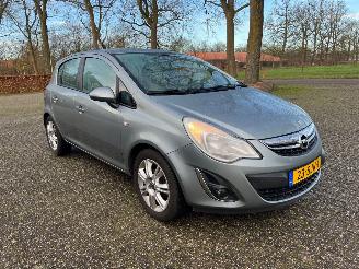 Schadeauto Opel Corsa 1.2i Edition Automaat 2011/10