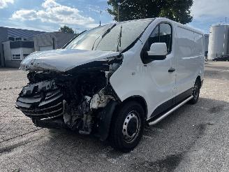 krockskadad bil bedrijf Renault Trafic 2.0 DCI L1 H1 AIRCO / CRUISE / NAVI / PDC / TREKHAAK 2021/6