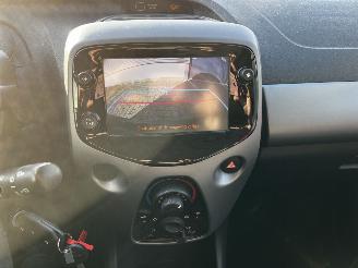 Toyota Aygo 1.0 VVTi CAMERA / CRUISE / AIRCO picture 13