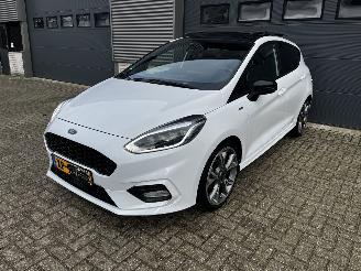Unfallwagen Ford Fiesta 1.0 ST-LINE PANODAK / CRUISE / NAVI / 125PK 2019/2