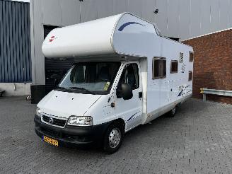 skadebil camper Burstner  A576 ALKOVEN 2005/6