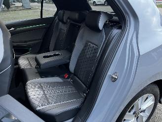 Volkswagen Golf 1.5 eTSI R-LINE AUTOMAAT / NAVI / CRUISE ENZ ENZ picture 11