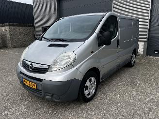 Coche accidentado Opel Vivaro 2.0 CDTI L1 H1 AIRCO / CRUISE / NAVI / TREKHAAK 2011/3