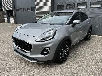 Vaurioauto  passenger cars Ford Puma 1.0 Ecoboost CLIMA / CRUISE / NAVI / PDC 2020/6