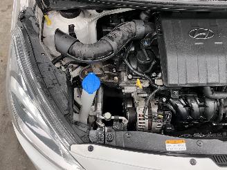 Hyundai I-10 1.0i Go! 5-drs Navi Airco picture 14