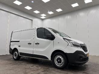 krockskadad bil bedrijf Renault Trafic 1.6 dCi Navi Airco 2019/10