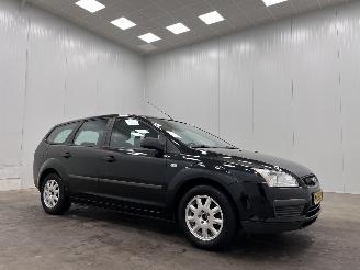 uszkodzony samochody osobowe Ford Focus Wagon 1.6i Airco 2006/4