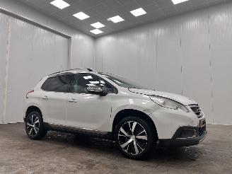 damaged passenger cars Peugeot 2008 1.2 PureTech Allure Panoramadak Navi Clima 2015/6
