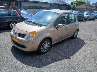 Coche accidentado Renault Modus Modus/Grand Modus (JP) MPV 1.6 16V (K4M-791) [82kW] 2005/7
