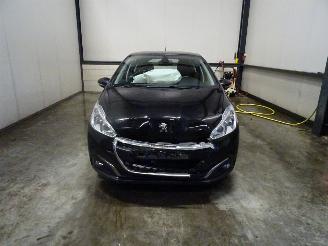 Peugeot 208 1.2 VTI picture 5