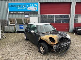 Vrakbiler auto Mini One  2001/9