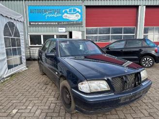 Salvage car Mercedes C-klasse C (W202), Sedan, 1993 / 2000 1.8 C-180 16V 1998/1