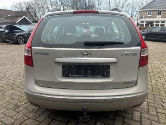 Hyundai I-30 i30 Crosswagon (WWH), Combi, 2007 / 2012 1.6 CRDi 16V VGT HP picture 6