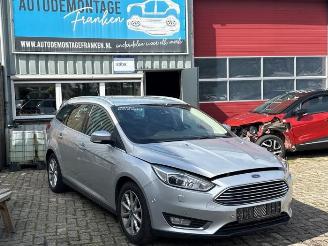 Vrakbiler auto Ford Focus Focus 3 Wagon, Combi, 2010 / 2020 1.0 Ti-VCT EcoBoost 12V 125 2015/12