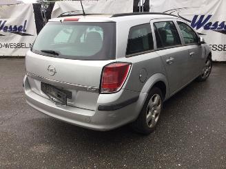 Opel Astra 1.7 CDTi break picture 3