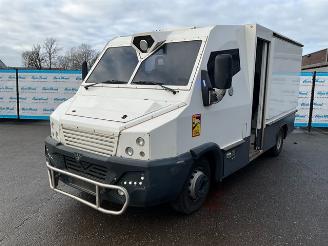 damaged trucks Iveco Daily 3.0 Waardetransport 2018/2
