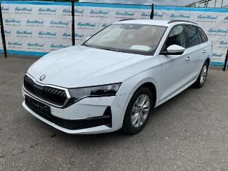 skadebil auto Skoda Octavia 1.5 TSi Combi Selection 2025/6