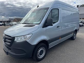 damaged commercial vehicles Mercedes Sprinter 315 CDI L2H2 PRO | Geveerde stoel | MBUX | 3.5t AHK voorb.| Cruise | Hout betimmering 2024/11