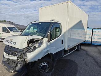 krockskadad bil bedrijf Iveco Daily 35S16HE6 Bakwagen met Laadklep 2025/5