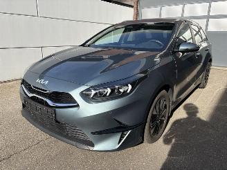 krockskadad bil auto Kia Ceed Attract SW Automatik 1.4 Turbo 2025/12