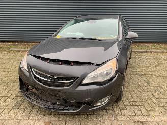 Damaged car Opel Astra SPORTS TOURER 2011/3