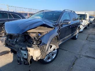 krockskadad bil auto Volvo Xc-70  2012/6