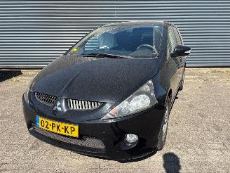 krockskadad bil auto Mitsubishi Grandis  2004/8