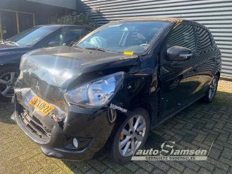 Vrakbiler auto Mitsubishi Space-star Space Star (A0), Hatchback, 2012 1.2 12V 2014/10