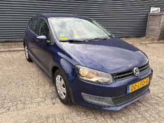 uszkodzony samochody osobowe Volkswagen Polo  2010/5