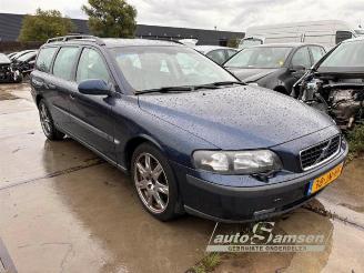 Vrakbiler auto Volvo V-70 V70 (SW), Combi, 1999 / 2008 2.4 20V 170 2002/6