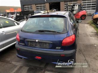 Peugeot 206 206 (2A/C/H/J/S), Hatchback, 1998 / 2012 1.6 16V picture 3