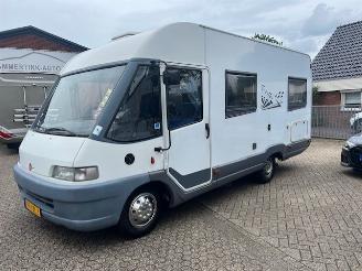 dañado camper Burstner  ELEGANCE I574  INTEGRALE  HEFBED  VAST BED. 1998/3