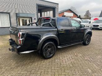 Isuzu D-Max 1.9d 120kw V-CROSS DOUBLE CAB. AUTOM. KLIMA LEER  4WD picture 2