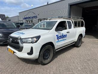 Schade bestelwagen Toyota Hilux 2.4 D-4D 110KW EXTRA CAB. AIRCO KLIMA 4WD 2021/5