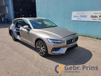 demontáž osobní automobily Volvo V-60 V60 II (ZW), Combi, 2018 2.0 B3 16V Mild Hybrid 2020/10